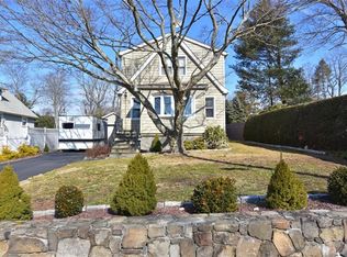 15 E Linwood St, Valhalla, NY 10595