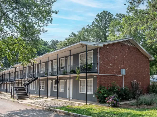 125 Honeysuckle Ln, Athens, GA 30606