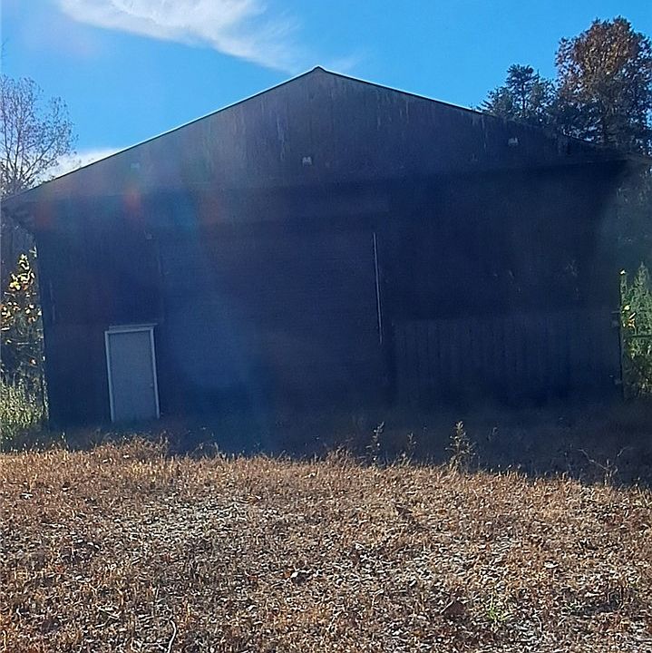 2nd image of 210 Farrow Hill Rd