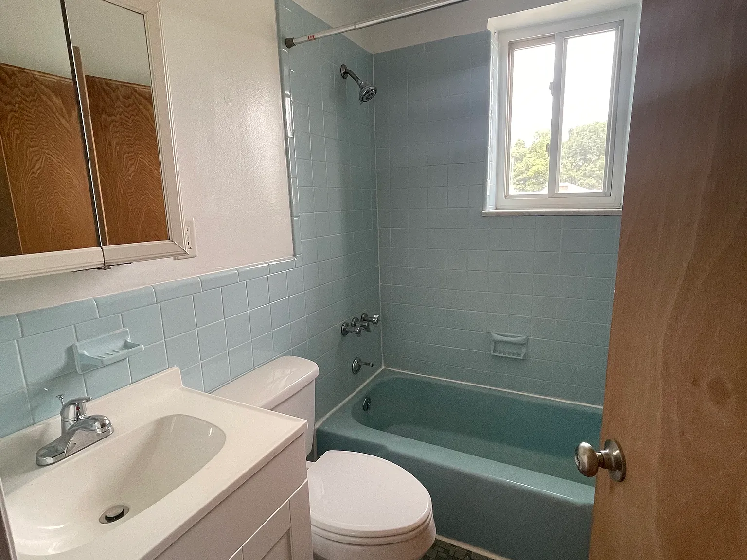 1 bed, 770 sqft, $2,100 — Photo 4
