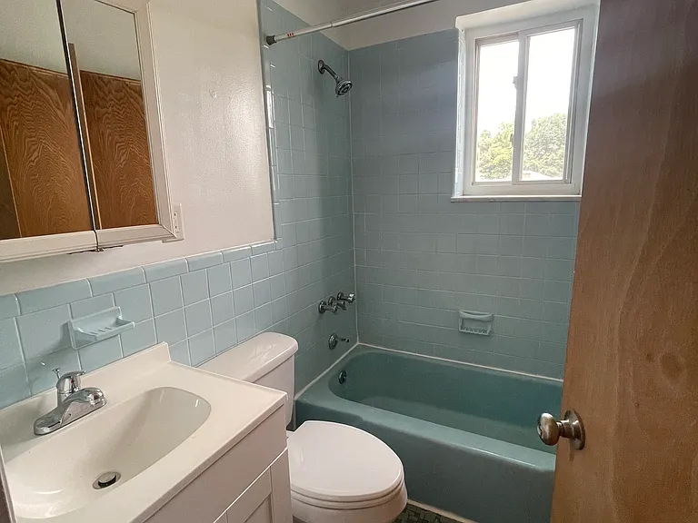 8 Carol Cir #205 — Photo 4