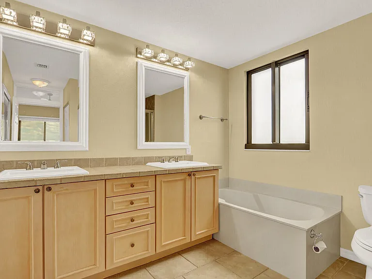 370 Golfview Rd #901 — Photo 25