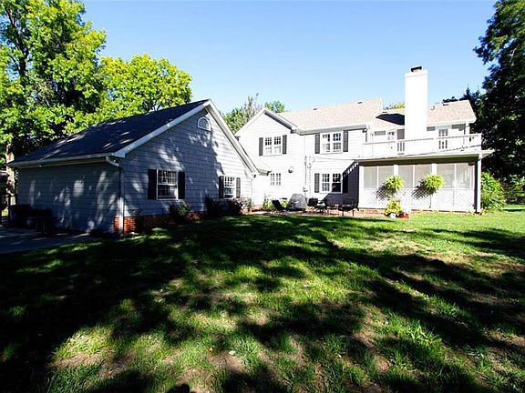 3rd image of 1818 Crest Ave