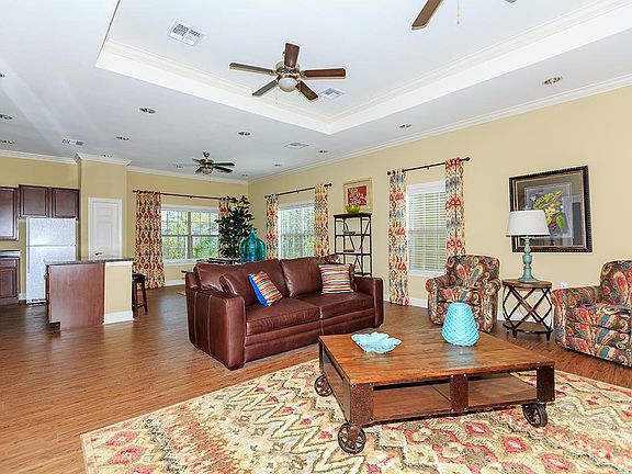 5th image of 401 N Elm St #401