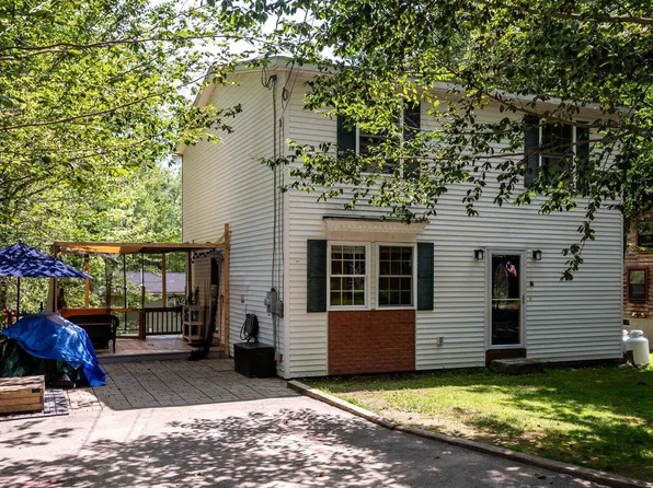 16 Pine Road, Middleton, NH 03887
