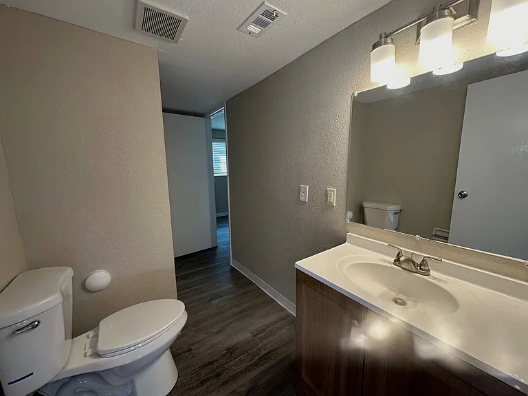 102 W Ida Ave #1 — Photo 8