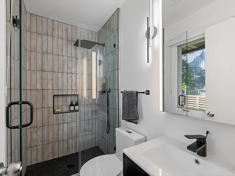 4004 Upton Ave S — Photo 15