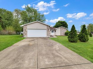 1205 Winterhaven Ln, Crown Pt, IN 46307