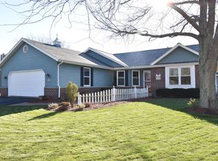 S77W14315 McShane Dr, Muskego, WI 53150