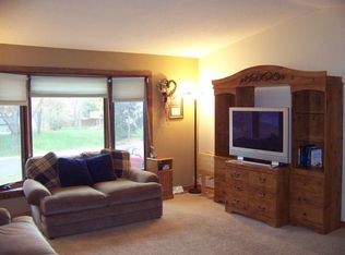 6609 Cherokee Ln N, Brooklyn Park, MN 55428