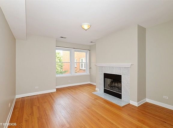 2nd image of 2915 W Leland Ave APT 2W
