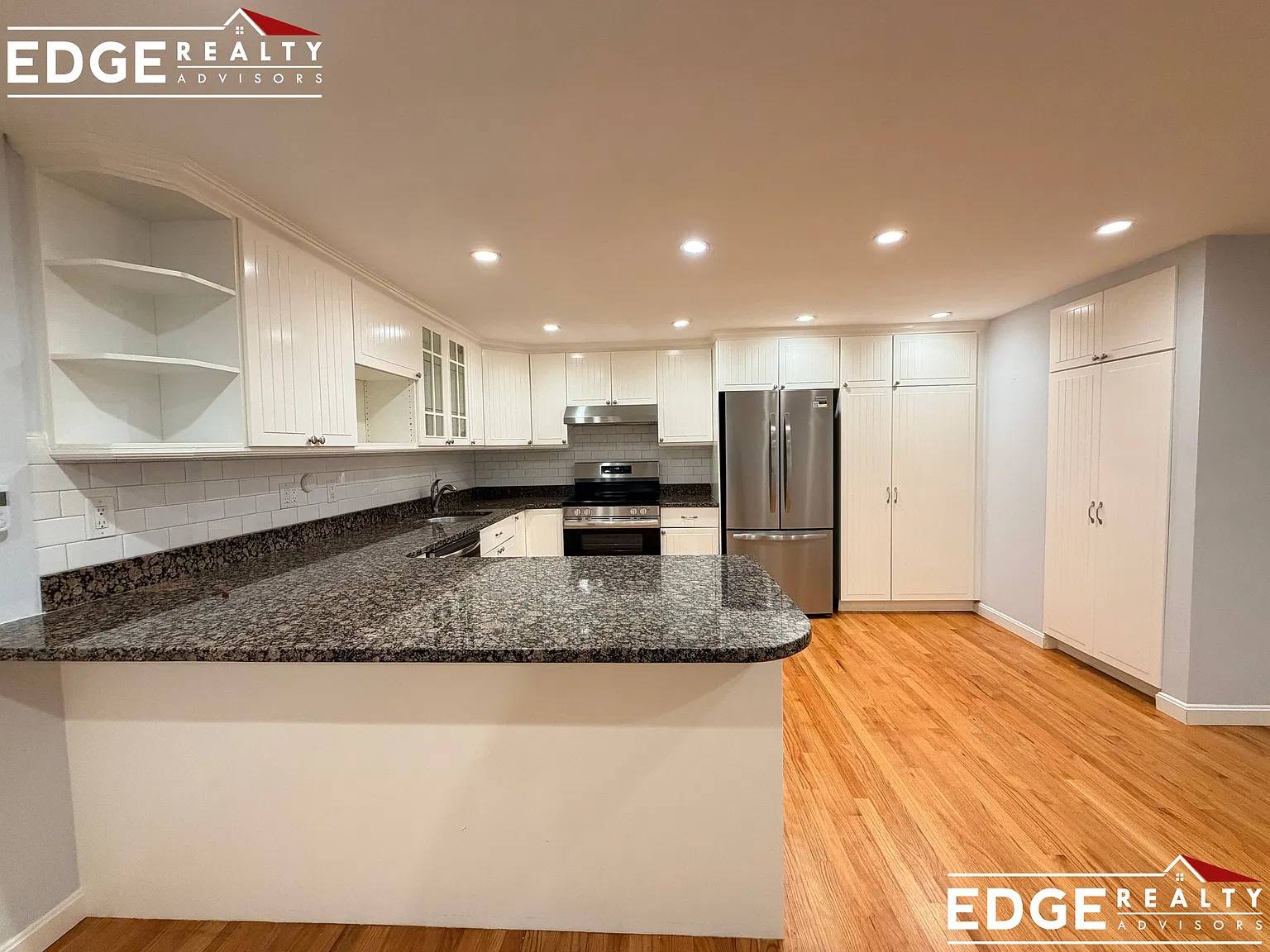 2 bed, 1.0 bath, $2,900 — Photo 2