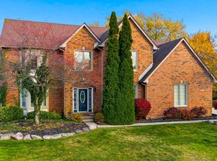 18546 Glastonbury Dr, Livonia, MI 48152
