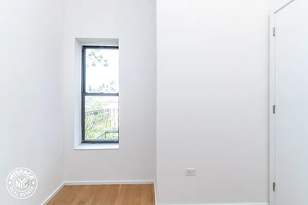 Rented by MySpaceNYC | media 23