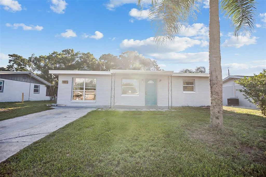 3 bed, 2.0 bath, 1180 sqft, $1,550 — Photo 1