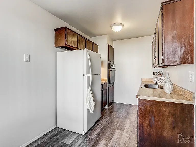 Rochester House Apartments — Photo 25