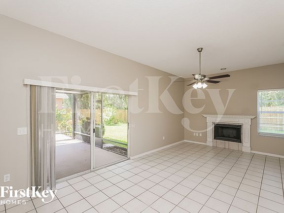 3rd image of 9712 Glenpointe Dr
