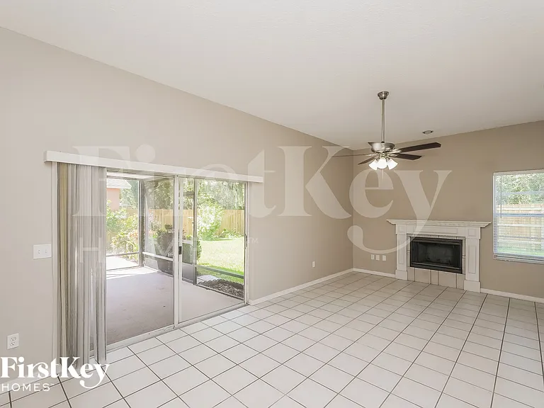 9712 Glenpointe Dr — Photo 3