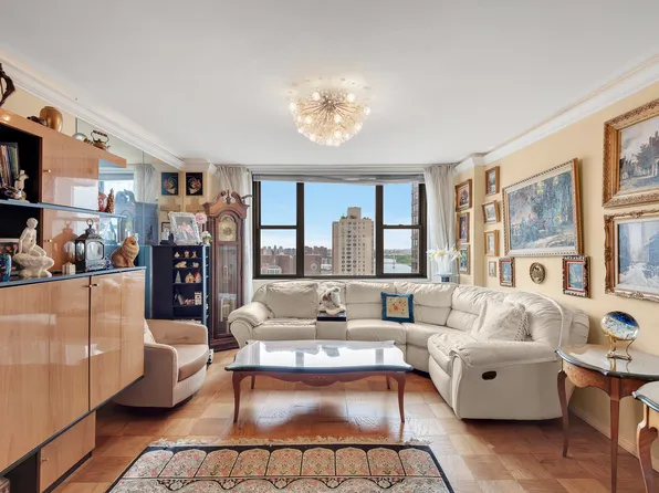 444 East 86th Street 27J image 1 of 9