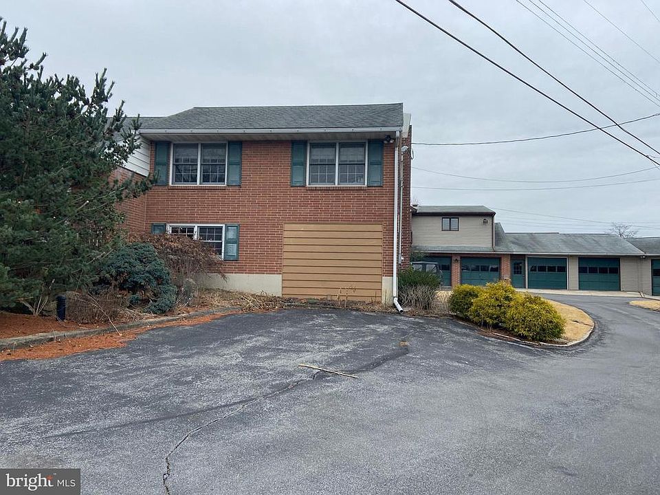 2nd image of 1717 New Holland Rd