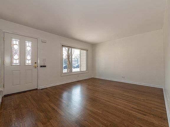 4th image of 836 Carnaby Ct