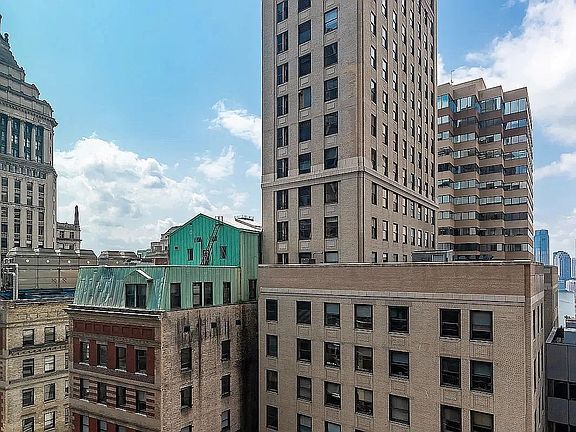 3rd image of 40 Broad St APT 27C