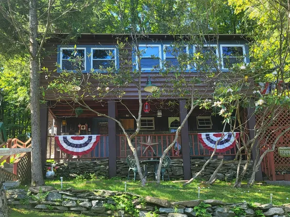 28 E Sullivan Place, Smallwood, NY 12720