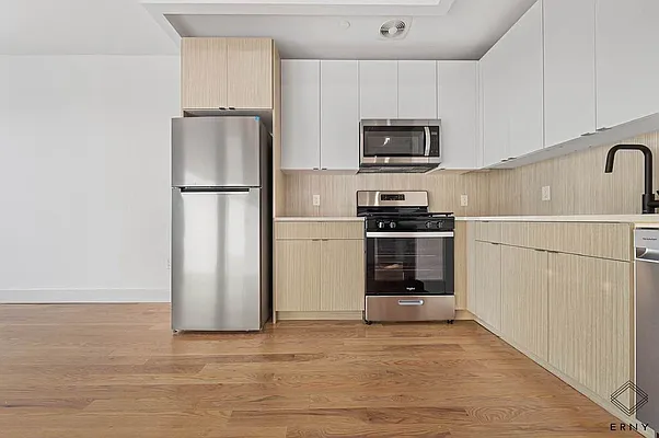 Rented by ERNY LLC | media 4