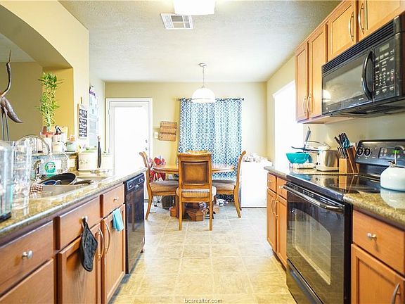 4th image of 4034 Southern Trace Dr