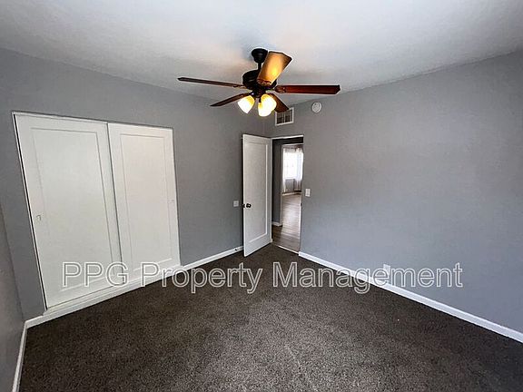 4th image of 2501 E Clarendon Ave