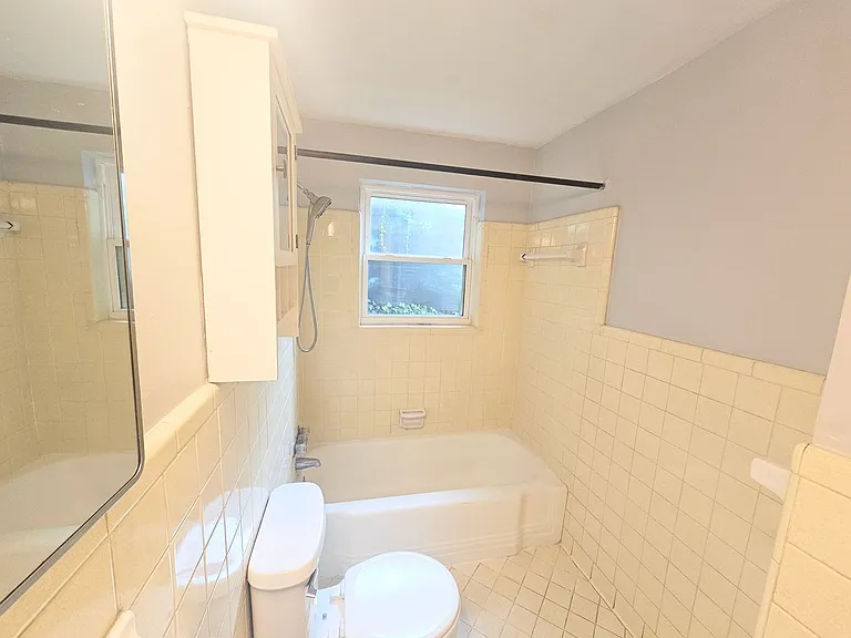 1155 United Ave SE — Photo 8