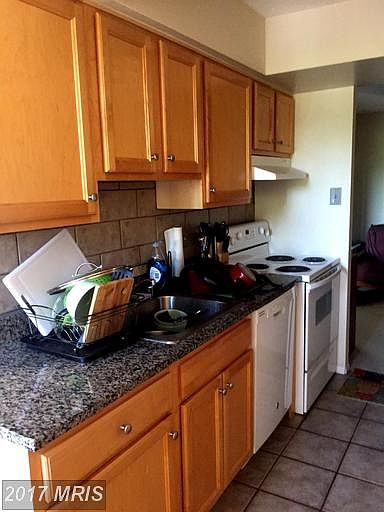 Gourmet Kitchen with Granite