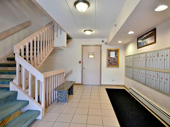 3rd image of 440 E Montrose Ave APT 102