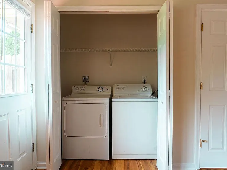 9836 Plaza View Way — Photo 12