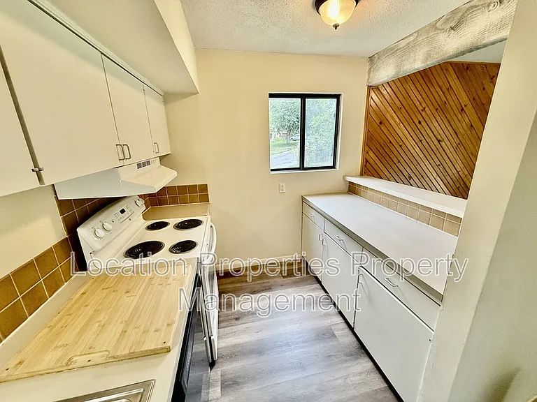 3420 Augusta Dr #1 — Photo 9