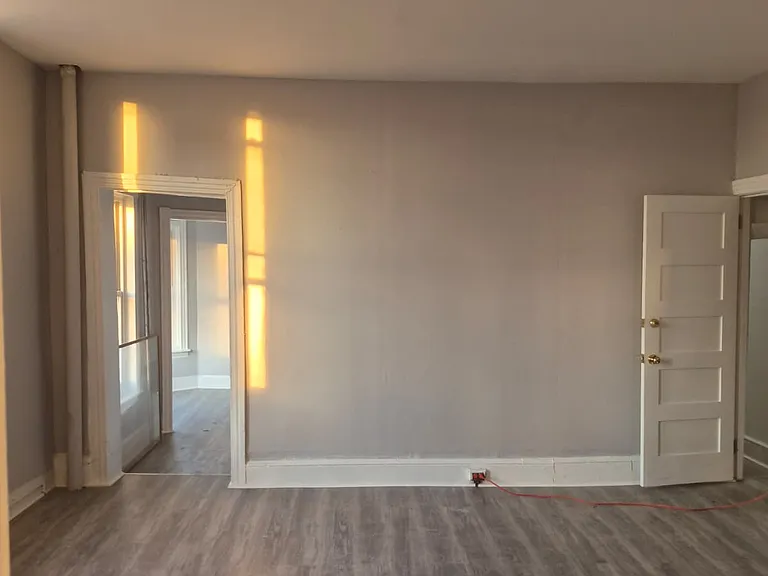 902 Douglass St #2 — Photo 5