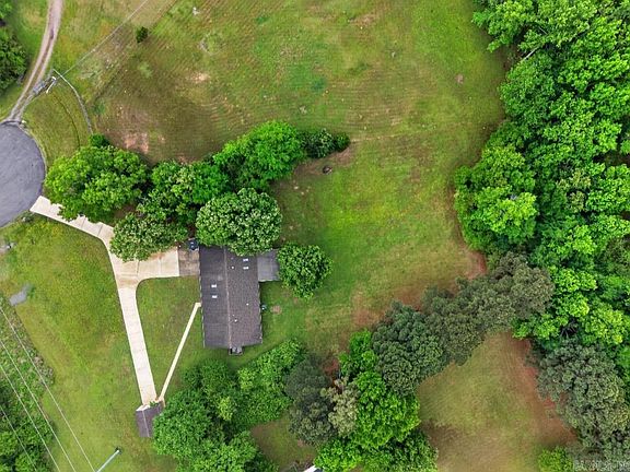 3rd image of 121 Rolling Meadows Ln