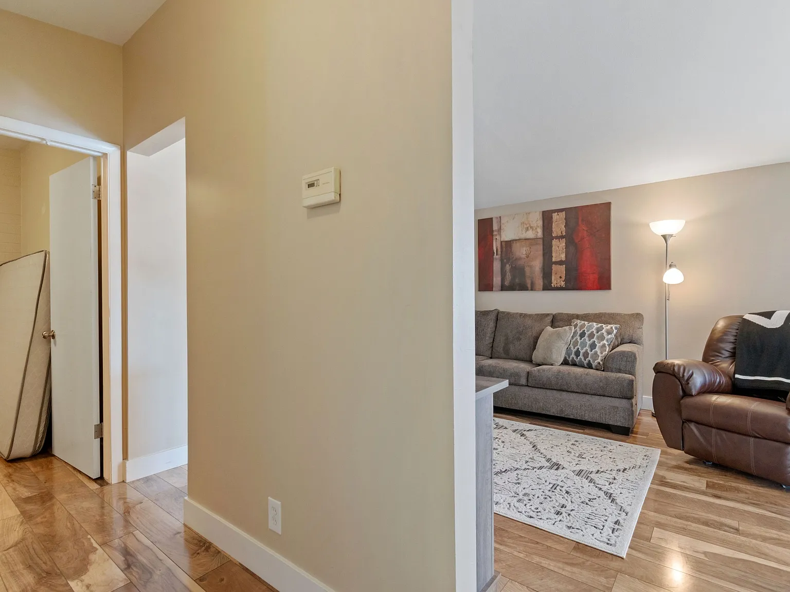 3 bed, 1690 sqft, $2,850 — Photo 2