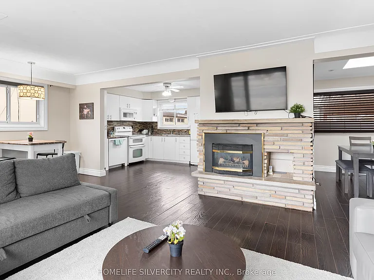 298 Barton St — Photo 8