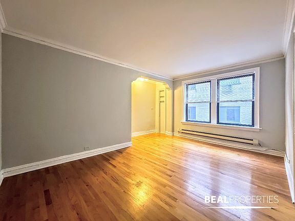 2nd image of 425 W Roscoe St #425408