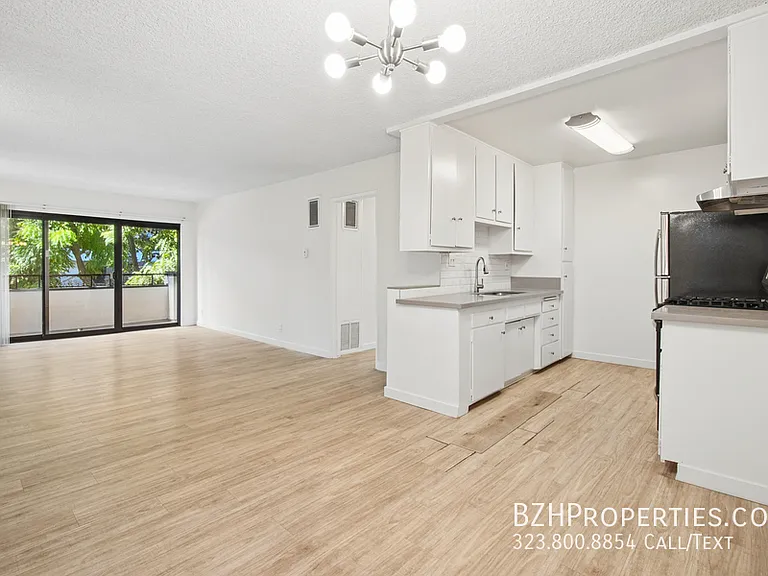 7540 Hampton Ave #202A — Photo 5
