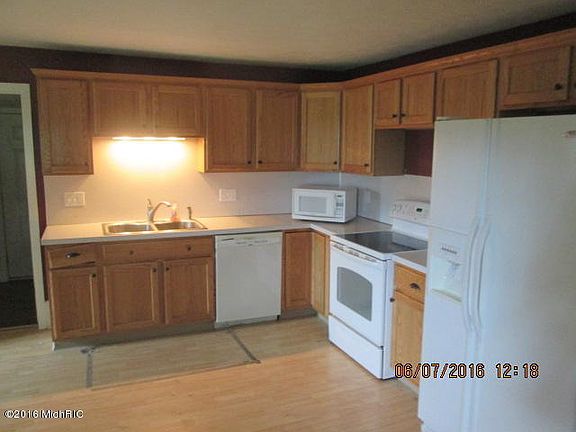 5th image of 6912 84th St SE