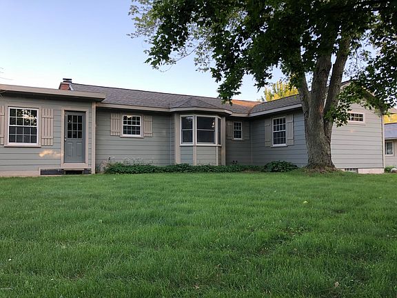 5th image of 2653 Wyandotte Dr NE