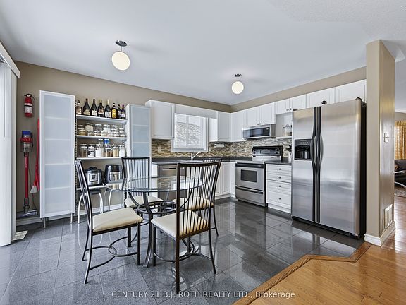 5th image of 115 Lions Gate Blvd