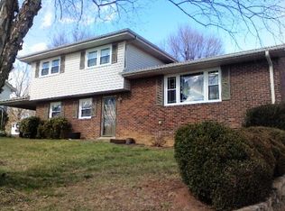 2937 Neil Dr, Roanoke, VA 24019