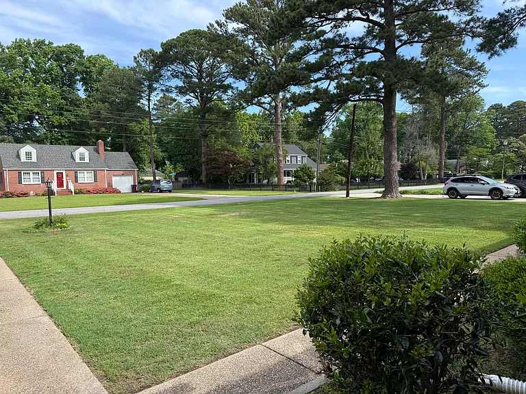 409 Kemp Ln — Photo 2
