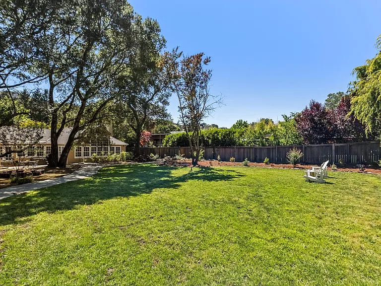 1156 Butterfield Rd — Photo 43
