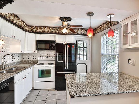 3rd image of 1706 Herault Pl APT B