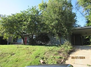 205 N 3rd St, Clarksville, MO 63336