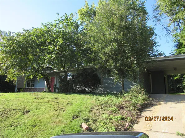 205 N 3rd St, Clarksville, MO 63336